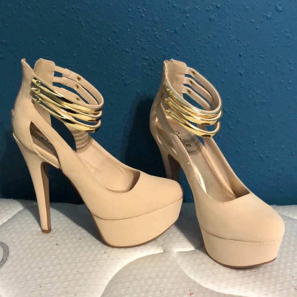 Ankle platform heel